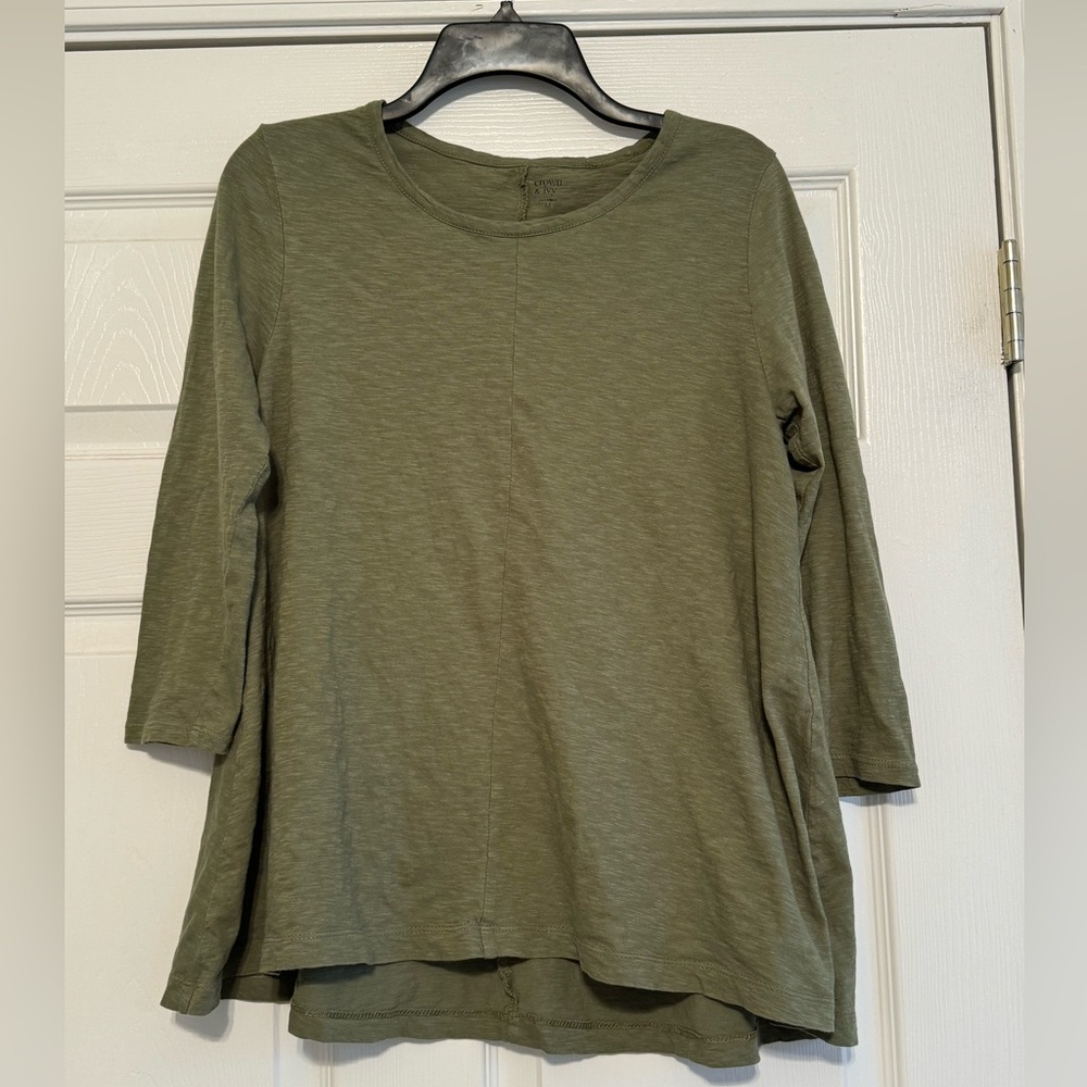 Crown & Ivy Top